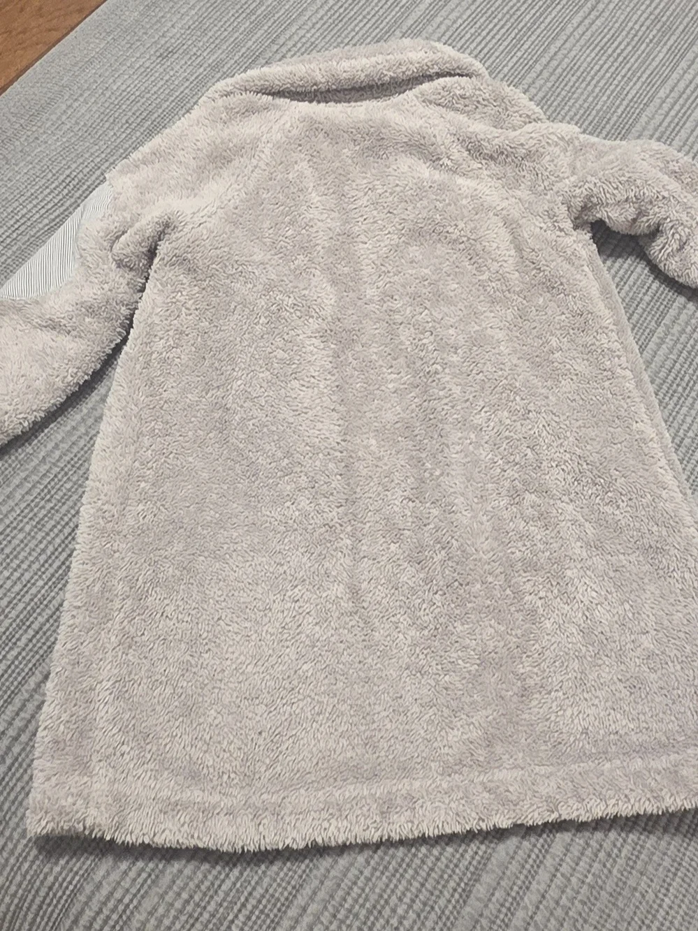 Cozy Kids Plush Button-Up Robe — Light Grey